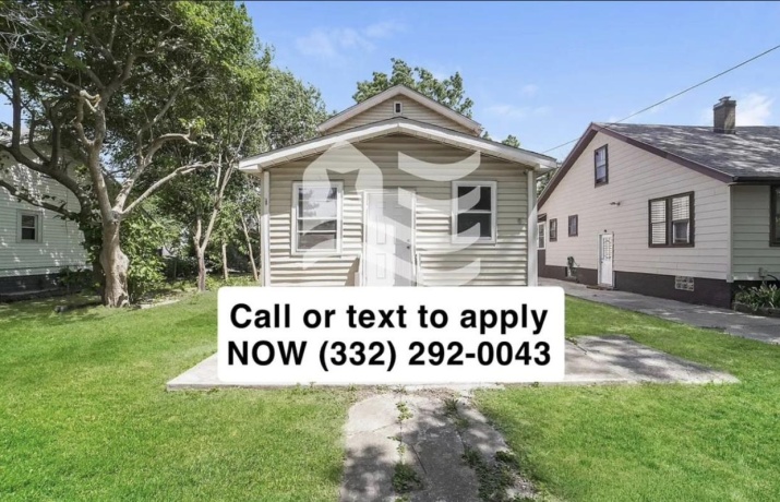 405 E Maywood Ave, Peoria, Illinois 61603, 3 Bedrooms Bedrooms, ,2 BathroomsBathrooms,House,For Sale,E Maywood Ave,202604111