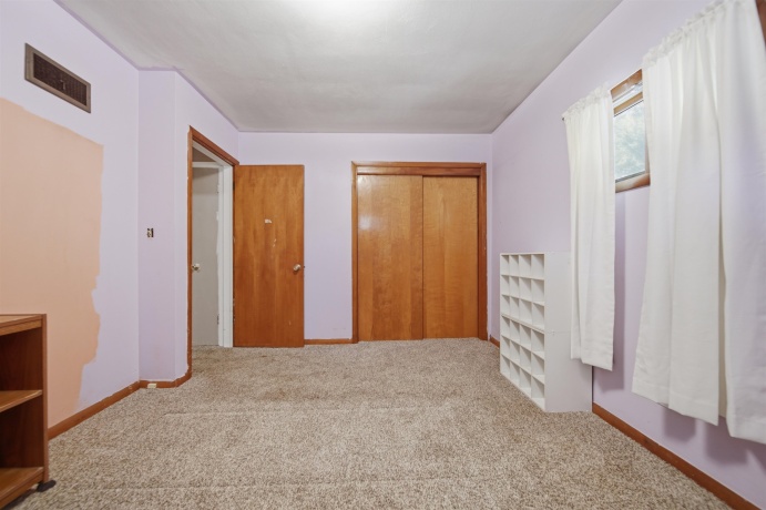 1009 Chicago, DIXON, Illinois 61021, 3 Bedrooms Bedrooms, ,1 BathroomBathrooms,House,For Sale,Chicago,202604119