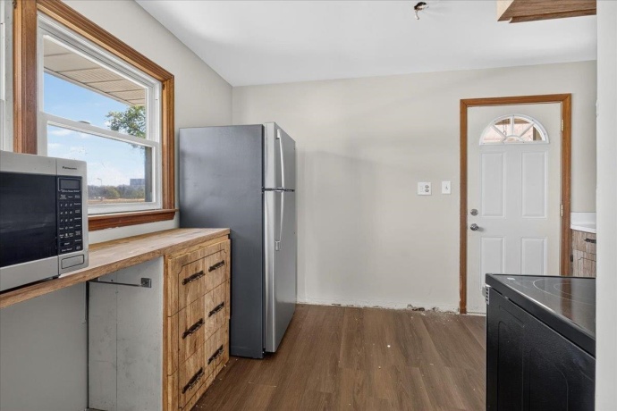 2724 Lawndale, ROCKFORD, Illinois 61101, 2 Bedrooms Bedrooms, ,1 BathroomBathrooms,House,For Sale,Lawndale,202604120