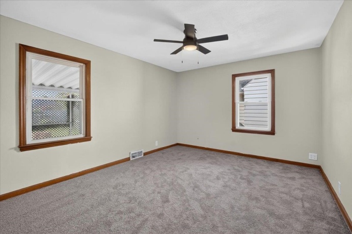2724 Lawndale, ROCKFORD, Illinois 61101, 2 Bedrooms Bedrooms, ,1 BathroomBathrooms,House,For Sale,Lawndale,202604120