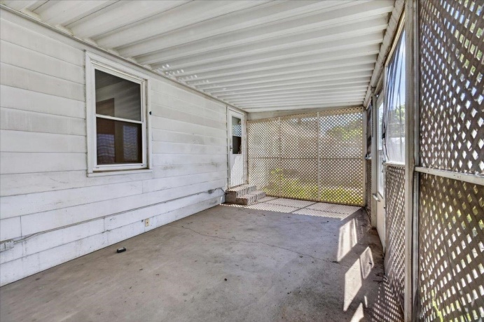 2724 Lawndale, ROCKFORD, Illinois 61101, 2 Bedrooms Bedrooms, ,1 BathroomBathrooms,House,For Sale,Lawndale,202604120