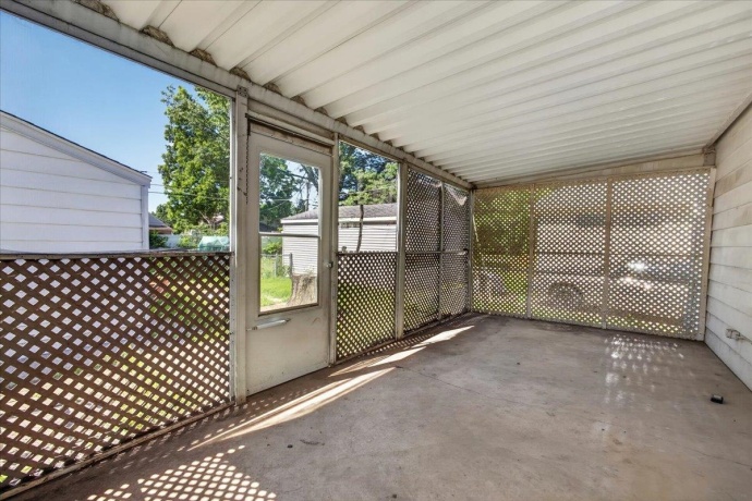 2724 Lawndale, ROCKFORD, Illinois 61101, 2 Bedrooms Bedrooms, ,1 BathroomBathrooms,House,For Sale,Lawndale,202604120
