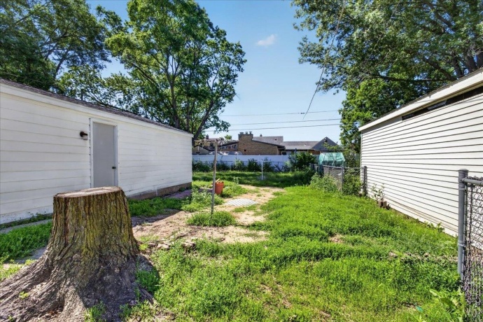 2724 Lawndale, ROCKFORD, Illinois 61101, 2 Bedrooms Bedrooms, ,1 BathroomBathrooms,House,For Sale,Lawndale,202604120