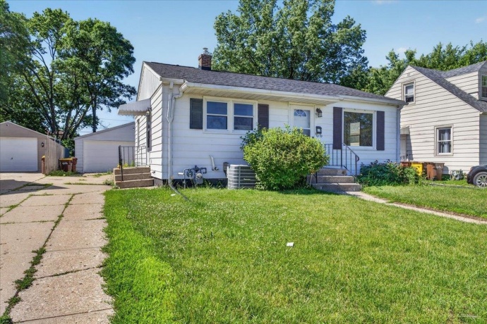 2724 Lawndale, ROCKFORD, Illinois 61101, 2 Bedrooms Bedrooms, ,1 BathroomBathrooms,House,For Sale,Lawndale,202604120