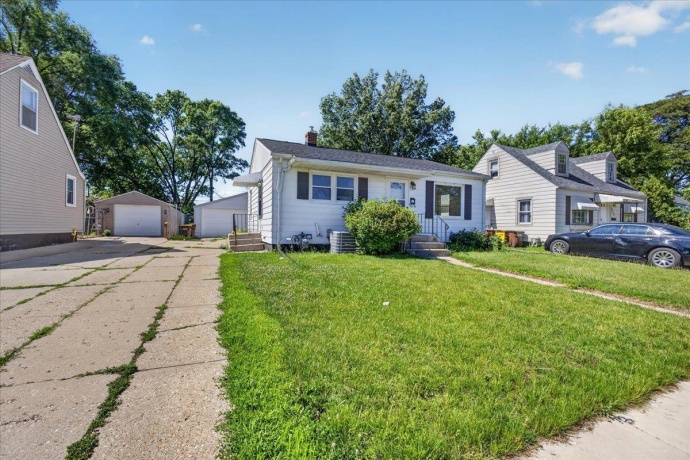 2724 Lawndale, ROCKFORD, Illinois 61101, 2 Bedrooms Bedrooms, ,1 BathroomBathrooms,House,For Sale,Lawndale,202604120