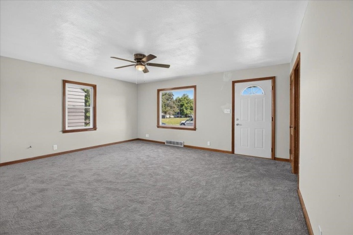 2724 Lawndale, ROCKFORD, Illinois 61101, 2 Bedrooms Bedrooms, ,1 BathroomBathrooms,House,For Sale,Lawndale,202604120