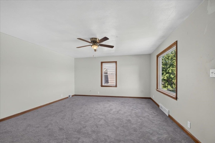 2724 Lawndale, ROCKFORD, Illinois 61101, 2 Bedrooms Bedrooms, ,1 BathroomBathrooms,House,For Sale,Lawndale,202604120