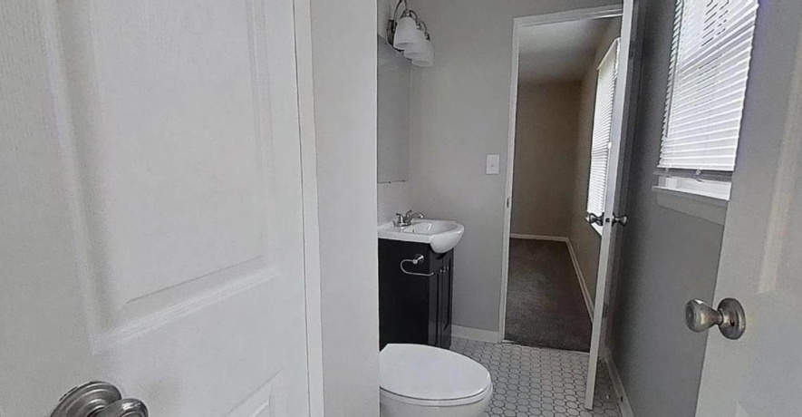 210 W Virginia Ave, Peoria, Illinois 61604, 3 Bedrooms Bedrooms, ,2 BathroomsBathrooms,House,For Sale,W Virginia Ave,202604122