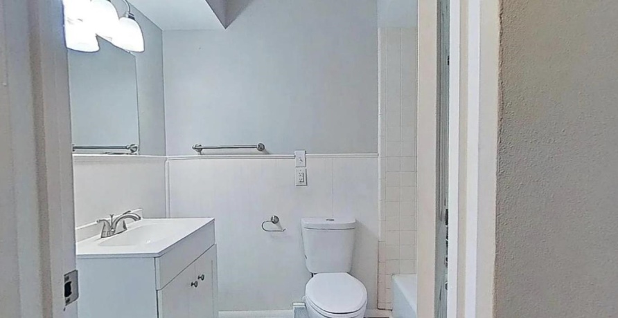 210 W Virginia Ave, Peoria, Illinois 61604, 3 Bedrooms Bedrooms, ,2 BathroomsBathrooms,House,For Sale,W Virginia Ave,202604122