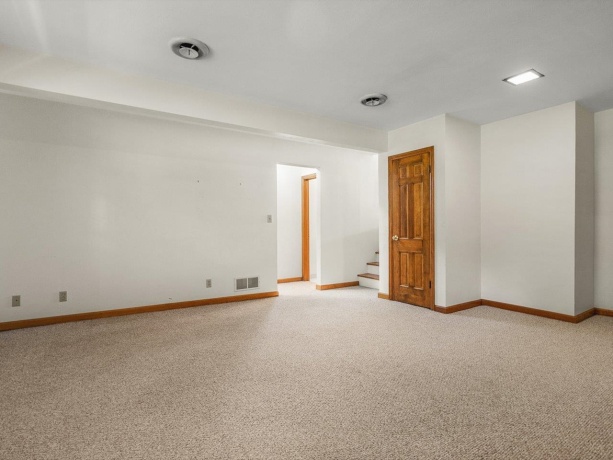 6211 Columbine, ROCKFORD, Illinois 61108, 4 Bedrooms Bedrooms, ,2 BathroomsBathrooms,House,For Sale,Columbine,202604127