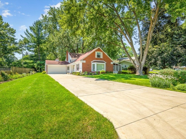 6211 Columbine, ROCKFORD, Illinois 61108, 4 Bedrooms Bedrooms, ,2 BathroomsBathrooms,House,For Sale,Columbine,202604127