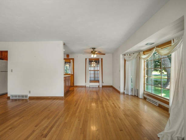 6211 Columbine, ROCKFORD, Illinois 61108, 4 Bedrooms Bedrooms, ,2 BathroomsBathrooms,House,For Sale,Columbine,202604127