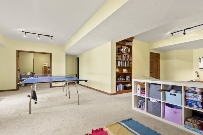 12810 SKYLINE, ROSCOE, Illinois 61073, 5 Bedrooms Bedrooms, ,3 BathroomsBathrooms,House,For Sale,SKYLINE,202604130