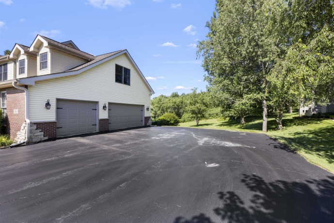 12810 SKYLINE, ROSCOE, Illinois 61073, 5 Bedrooms Bedrooms, ,3 BathroomsBathrooms,House,For Sale,SKYLINE,202604130