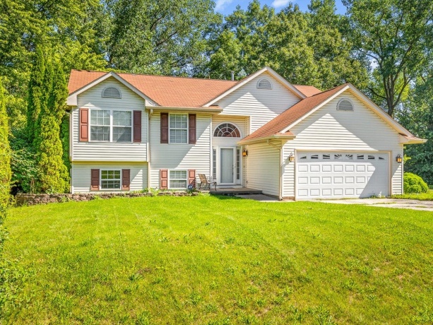 212 Rochester, POPLAR GROVE, Illinois 61065, 4 Bedrooms Bedrooms, ,3 BathroomsBathrooms,House,For Sale,Rochester,202604131