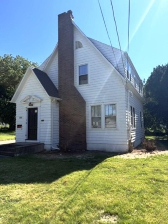 811 Burchard, FREEPORT, Illinois 61032, 3 Bedrooms Bedrooms, ,1 BathroomBathrooms,House,For Sale,Burchard,202604133