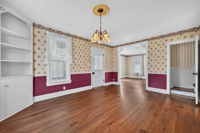 121 6TH, BYRON, Illinois 61010, 4 Bedrooms Bedrooms, ,1 BathroomBathrooms,House,For Sale,6TH,202604134