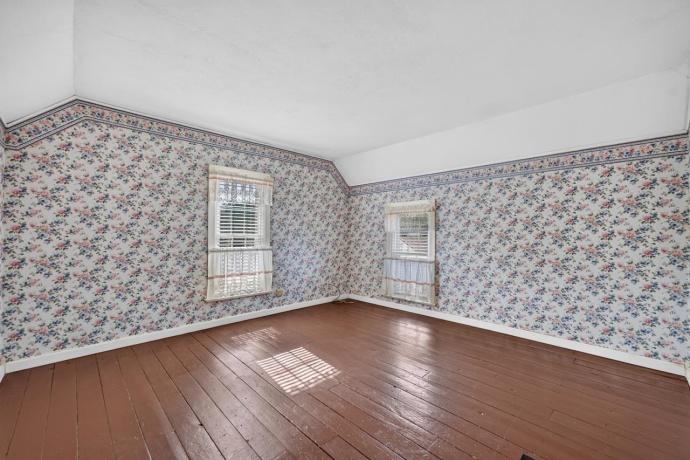 121 6TH, BYRON, Illinois 61010, 4 Bedrooms Bedrooms, ,1 BathroomBathrooms,House,For Sale,6TH,202604134