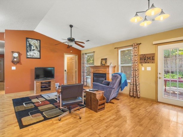 210 Pacific, DAVIS JUNCTION, Illinois 61020, 3 Bedrooms Bedrooms, ,2 BathroomsBathrooms,House,For Sale,Pacific,202604138