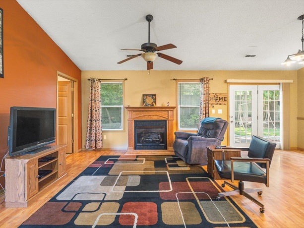 210 Pacific, DAVIS JUNCTION, Illinois 61020, 3 Bedrooms Bedrooms, ,2 BathroomsBathrooms,House,For Sale,Pacific,202604138