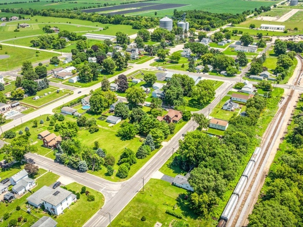 210 Pacific, DAVIS JUNCTION, Illinois 61020, 3 Bedrooms Bedrooms, ,2 BathroomsBathrooms,House,For Sale,Pacific,202604138