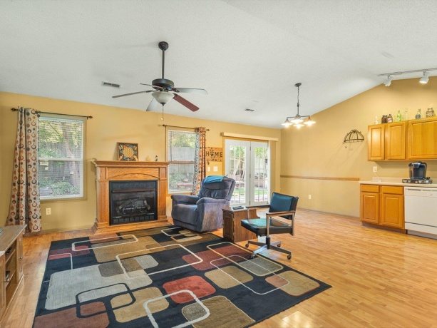 210 Pacific, DAVIS JUNCTION, Illinois 61020, 3 Bedrooms Bedrooms, ,2 BathroomsBathrooms,House,For Sale,Pacific,202604138