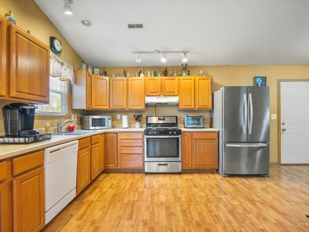 210 Pacific, DAVIS JUNCTION, Illinois 61020, 3 Bedrooms Bedrooms, ,2 BathroomsBathrooms,House,For Sale,Pacific,202604138