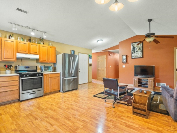 210 Pacific, DAVIS JUNCTION, Illinois 61020, 3 Bedrooms Bedrooms, ,2 BathroomsBathrooms,House,For Sale,Pacific,202604138