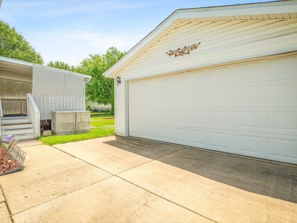 5409 Ebonywood, ROSCOE, Illinois 61073, 3 Bedrooms Bedrooms, ,2 BathroomsBathrooms,House,For Sale,Ebonywood,202604139