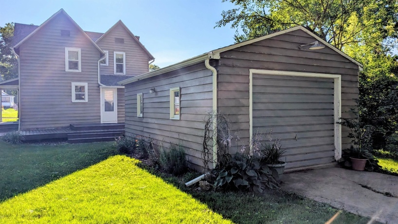 111 Wesley, MOUNT MORRIS, Illinois 61054, 3 Bedrooms Bedrooms, ,2 BathroomsBathrooms,House,For Sale,Wesley,202604140