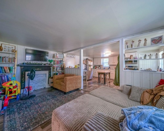 1009 4th, OREGON, Illinois 61061, 2 Bedrooms Bedrooms, ,1 BathroomBathrooms,House,For Sale,4th,202604141