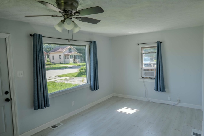 516 Clark, SOUTH BELOIT, Illinois 61080, 1 Bedroom Bedrooms, ,1 BathroomBathrooms,House,For Sale,Clark,202604142