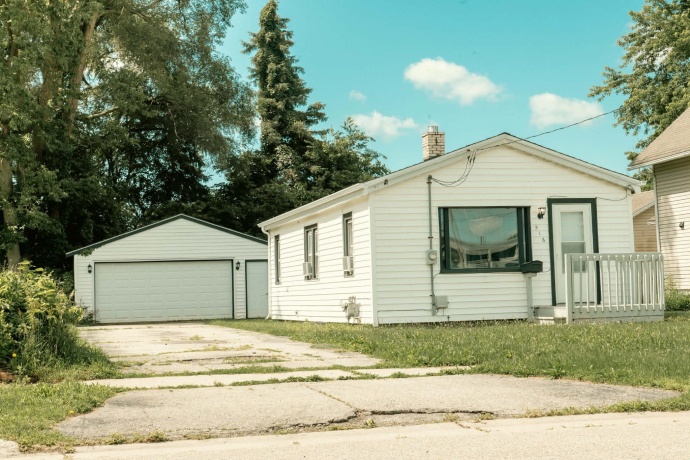 516 Clark, SOUTH BELOIT, Illinois 61080, 1 Bedroom Bedrooms, ,1 BathroomBathrooms,House,For Sale,Clark,202604142