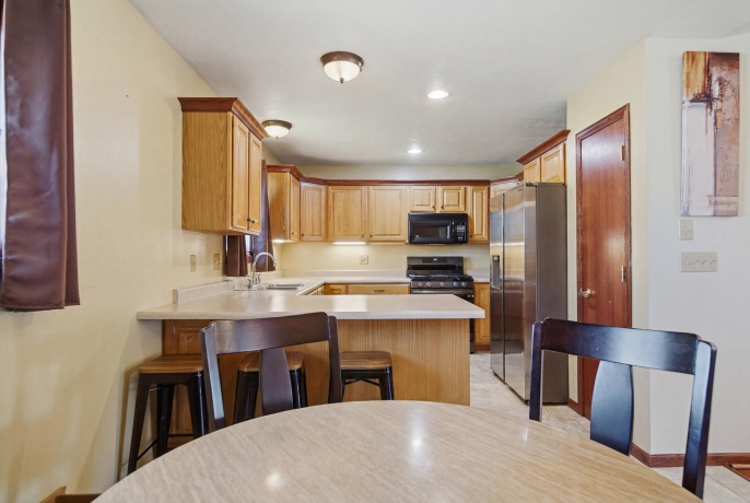 2004 4th, DIXON, Illinois 61021, 5 Bedrooms Bedrooms, ,2 BathroomsBathrooms,House,For Sale,4th,202604146