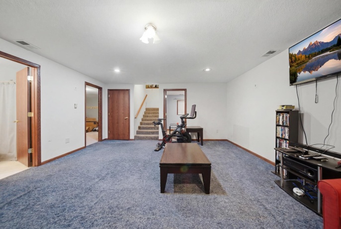2004 4th, DIXON, Illinois 61021, 5 Bedrooms Bedrooms, ,2 BathroomsBathrooms,House,For Sale,4th,202604146