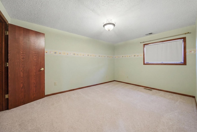 2004 4th, DIXON, Illinois 61021, 5 Bedrooms Bedrooms, ,2 BathroomsBathrooms,House,For Sale,4th,202604146