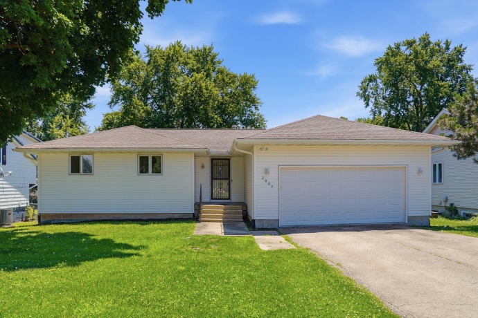 2004 4th, DIXON, Illinois 61021, 5 Bedrooms Bedrooms, ,2 BathroomsBathrooms,House,For Sale,4th,202604146