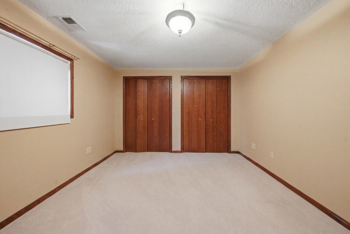2004 4th, DIXON, Illinois 61021, 5 Bedrooms Bedrooms, ,2 BathroomsBathrooms,House,For Sale,4th,202604146