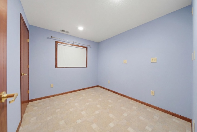 2004 4th, DIXON, Illinois 61021, 5 Bedrooms Bedrooms, ,2 BathroomsBathrooms,House,For Sale,4th,202604146