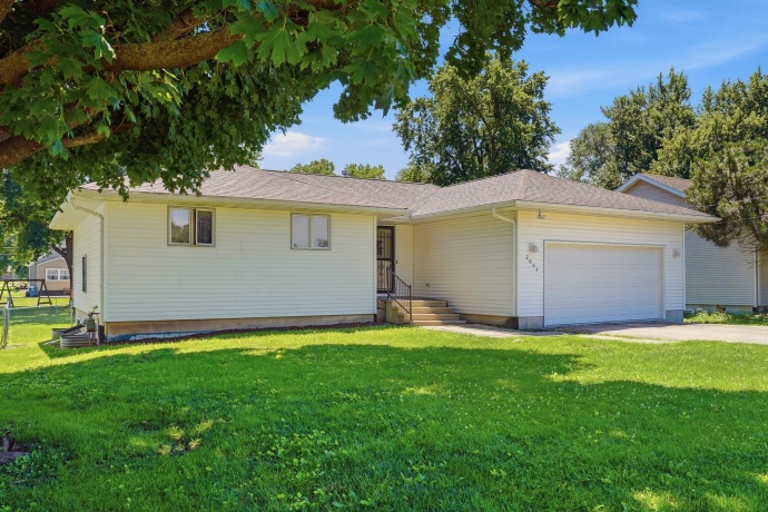 2004 4th, DIXON, Illinois 61021, 5 Bedrooms Bedrooms, ,2 BathroomsBathrooms,House,For Sale,4th,202604146