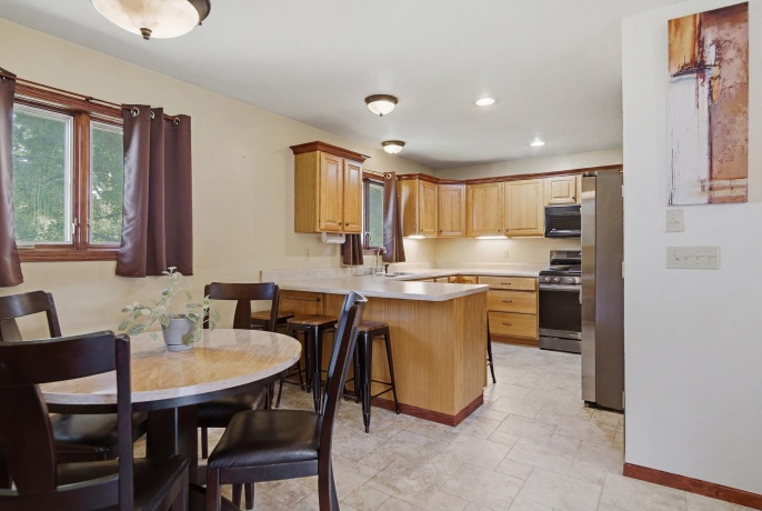 2004 4th, DIXON, Illinois 61021, 5 Bedrooms Bedrooms, ,2 BathroomsBathrooms,House,For Sale,4th,202604146