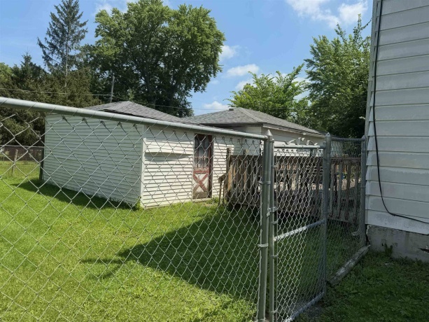 208 2nd, LEAF RIVER, Illinois 61047, 4 Bedrooms Bedrooms, ,1 BathroomBathrooms,House,For Sale,2nd,202604148