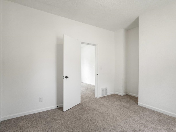 2104 4th, ROCKFORD, Illinois 61104, ,2 Units,For Sale,4th,202604150