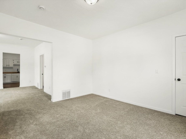 2104 4th, ROCKFORD, Illinois 61104, ,2 Units,For Sale,4th,202604150