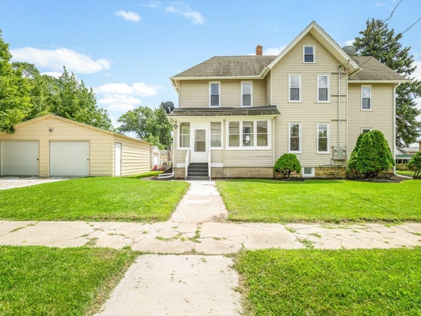 2104 4th, ROCKFORD, Illinois 61104, ,2 Units,For Sale,4th,202604150
