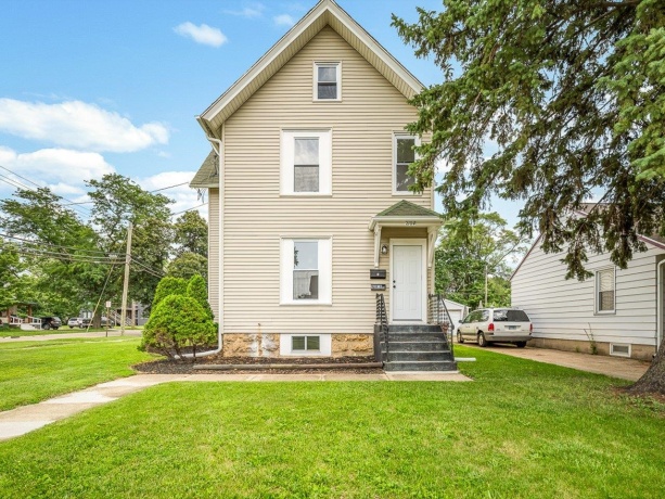 2104 4th, ROCKFORD, Illinois 61104, ,2 Units,For Sale,4th,202604150