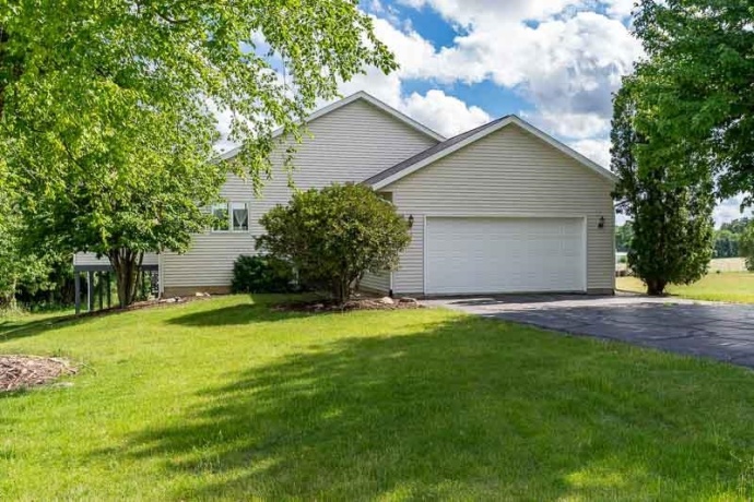 186 LAKE SUMMERSET, DAVIS, Illinois 61019, 4 Bedrooms Bedrooms, ,2 BathroomsBathrooms,House,For Sale,LAKE SUMMERSET,202603397