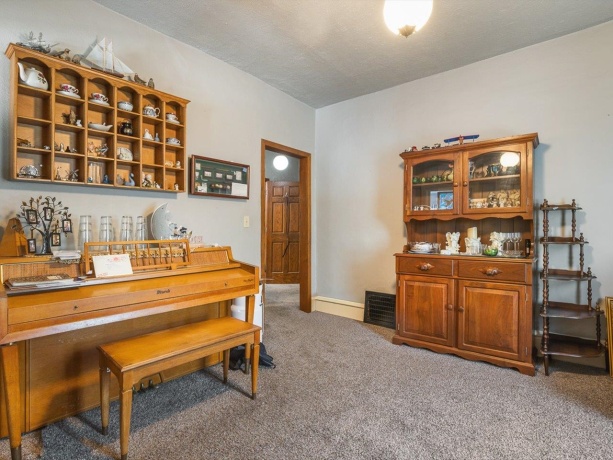 332 London, ROCKFORD, Illinois 61107, 3 Bedrooms Bedrooms, ,2 BathroomsBathrooms,House,For Sale,London,202604152