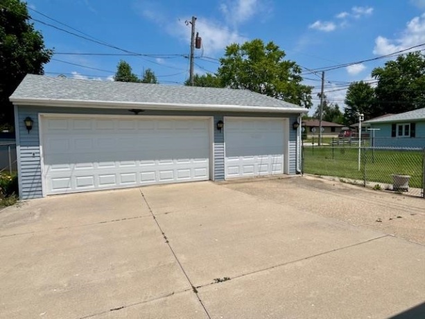 422 8th, BELVIDERE, Illinois 61008, 3 Bedrooms Bedrooms, ,1 BathroomBathrooms,House,For Sale,8th,202604153