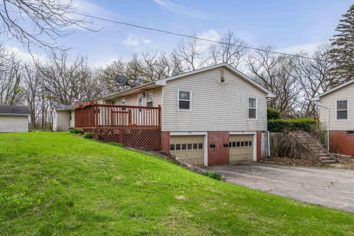 1712 Manchester, SOUTH BELOIT, Illinois 61080, ,3 - 4 Units,For Sale,Manchester,202602080